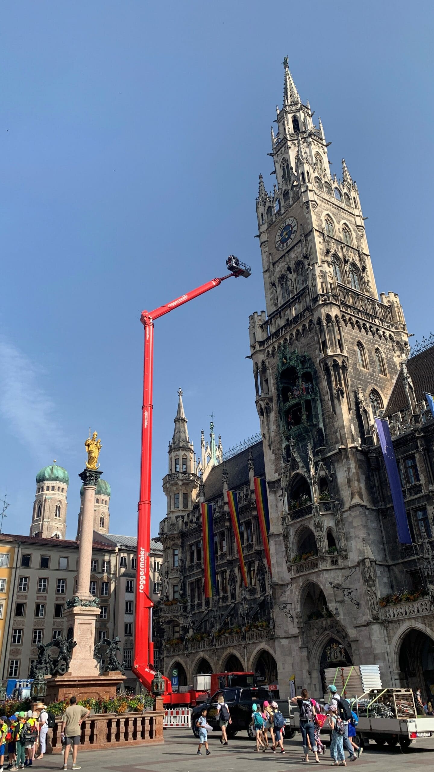 S Lämmle 2023 – Mobile Crane at Munich Marienplatz
