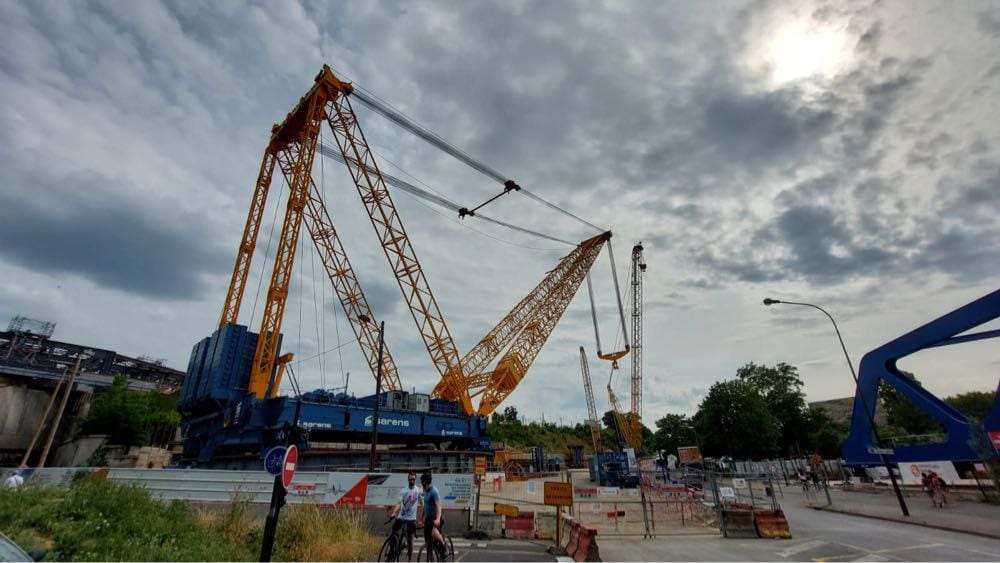 Sarens 90, biggest electric crane in the world, Paris summer 2023 – Isabelle Kowalski